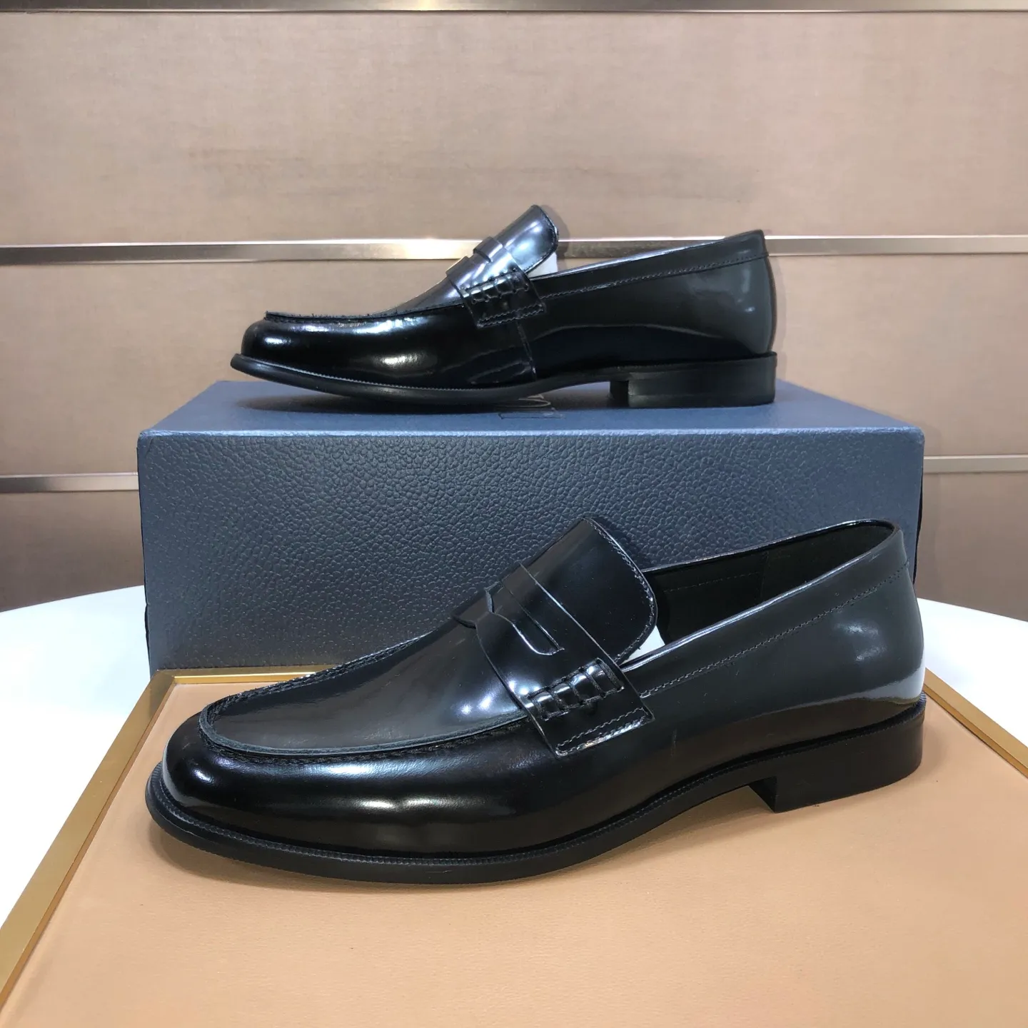 Men's shoes 💰580💰[Dior] (water-dyed cowhide lining) Dior original 1:1 high-quality factory, imported original materials, imported raw cowhide, water-dyed cowhide lining, original TPU outsole, code number: 39-44 (45 customized)